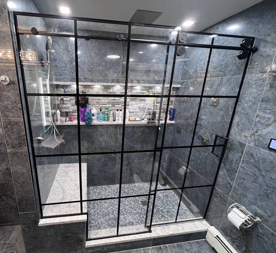 Frameless glass deck railing
