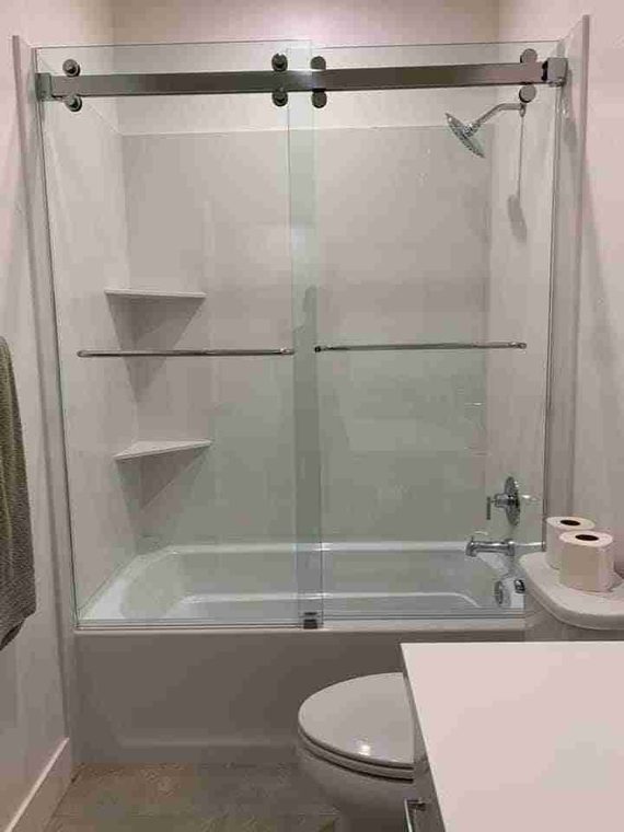 Sliding bypass shower doors